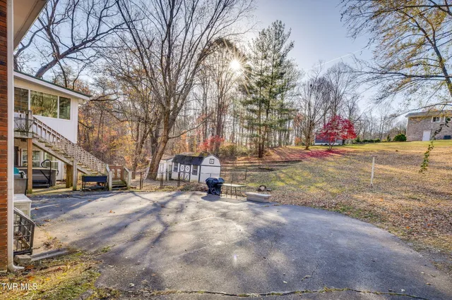 $339,000 | 516 Bramblewood Drive, Mount Carmel, TN 37645