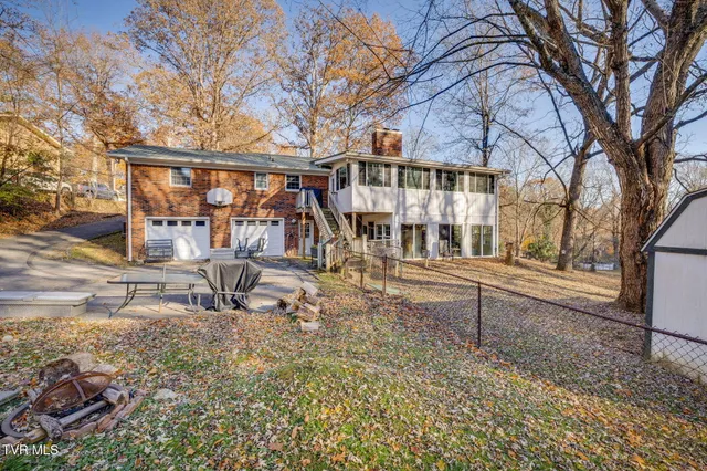 $339,000 | 516 Bramblewood Drive, Mount Carmel, TN 37645