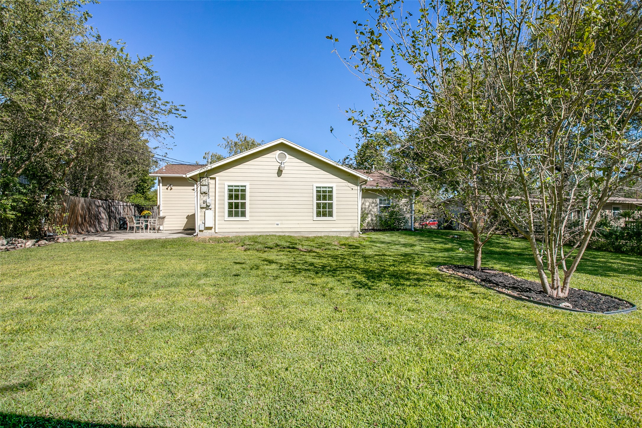 332 Tuttle Road Terrell Hills, TX 78209 - Photo 24 of 25 a view of a house with a yard
