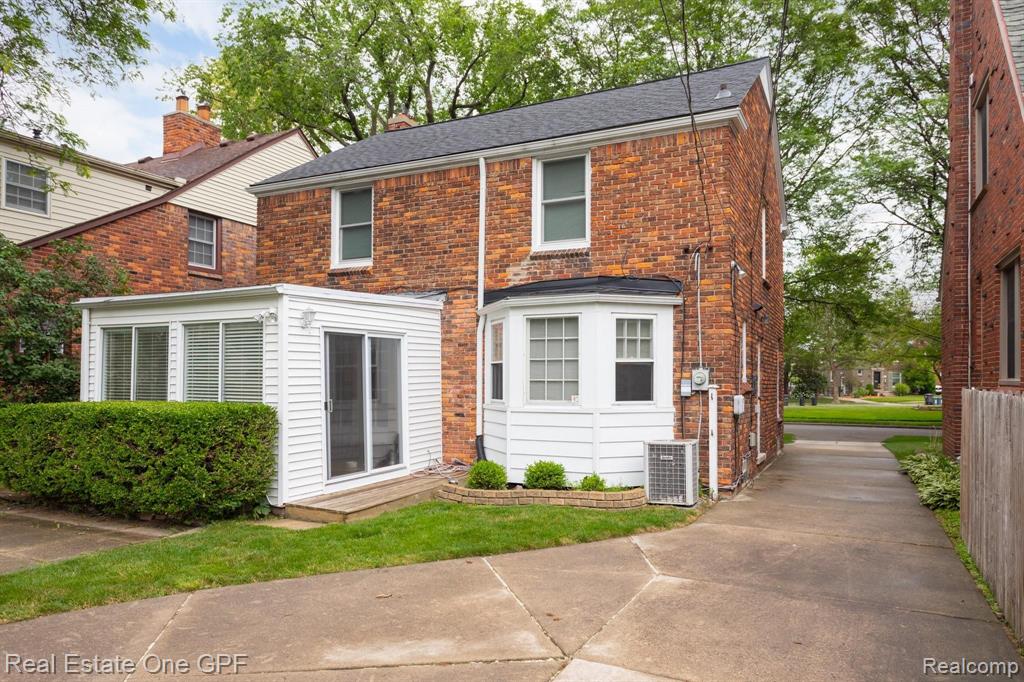 427 Moran Road Grosse Pointe Farms, MI 48236 - Photo 23 of 29