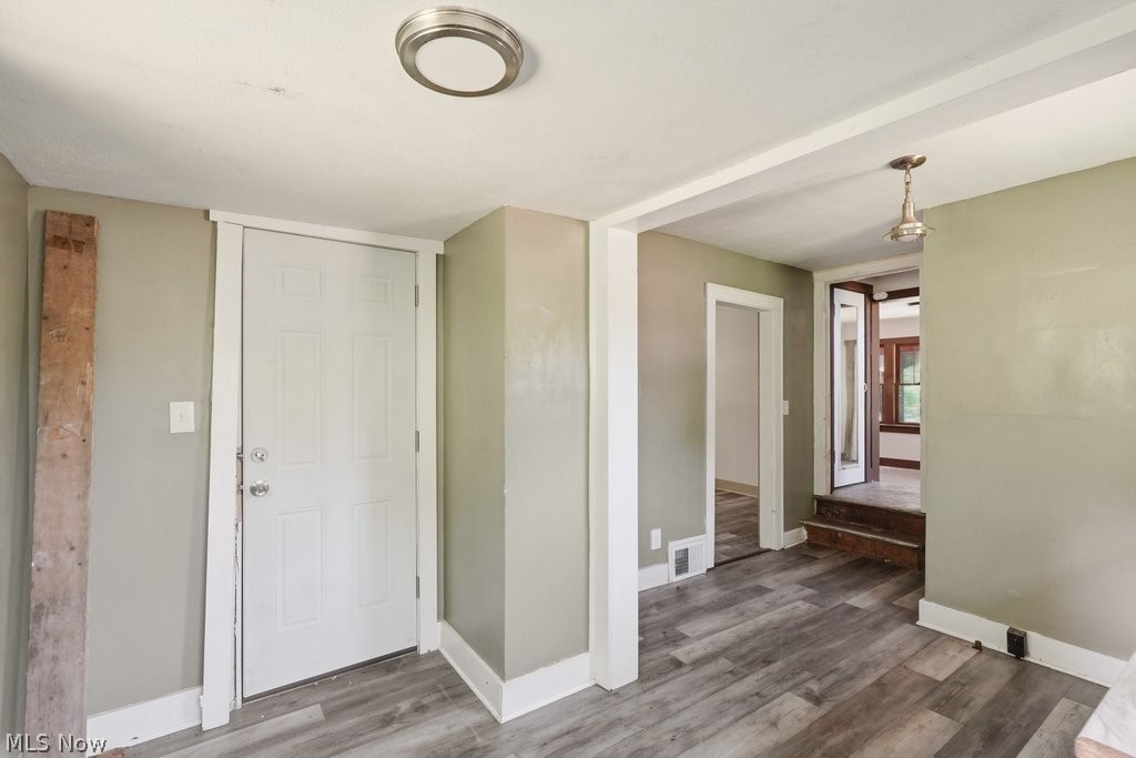 1313 Manchester Road Akron, OH 44307 - Photo 11 of 28