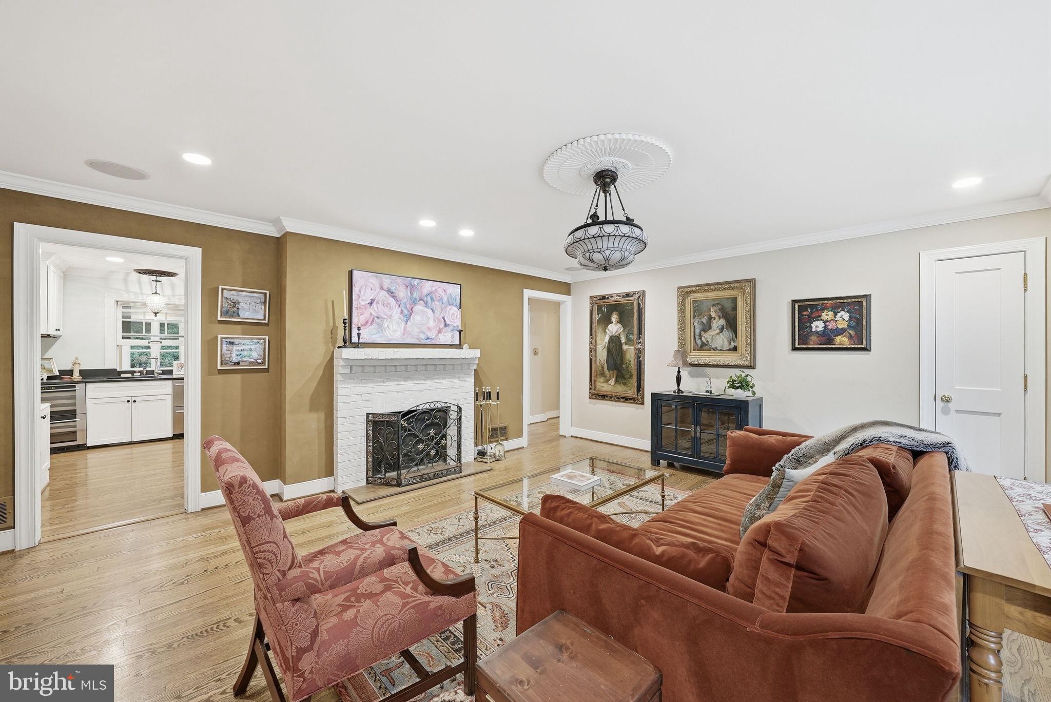 11744 Stuart Mill Road Oakton, VA 22124 - Photo 8 of 66 Gallery Image 8