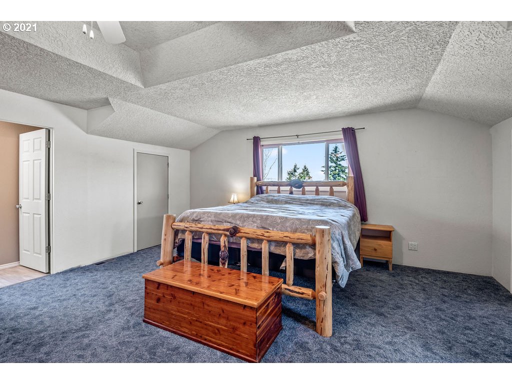 1756 Holcomb Road Kelso, WA 98626 - Photo 13 of 24 Gallery Image 13