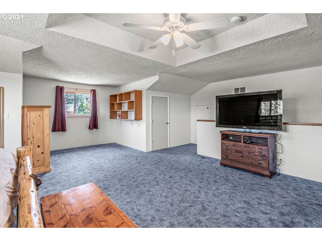 1756 Holcomb Road Kelso, WA 98626 - Photo 14 of 24 Gallery Image 14
