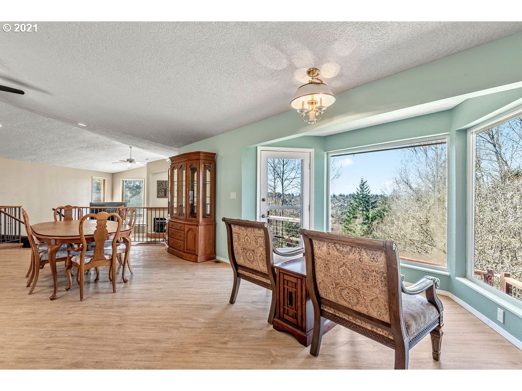 1756 Holcomb Road Kelso, WA 98626 - Photo 6 of 24 Gallery Image 6