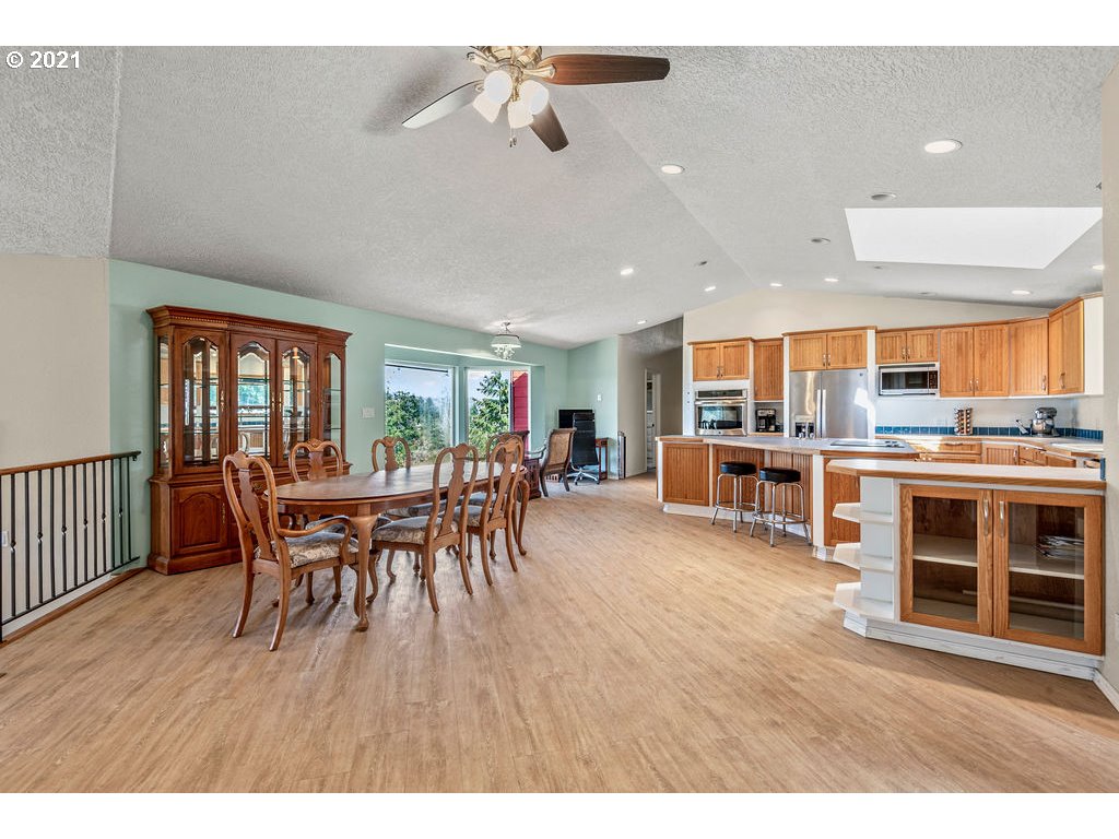 1756 Holcomb Road Kelso, WA 98626 - Photo 7 of 24 Gallery Image 7