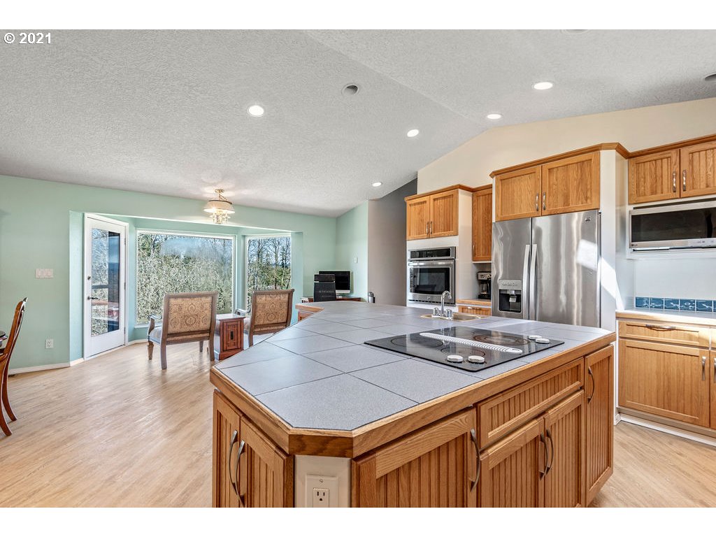 1756 Holcomb Road Kelso, WA 98626 - Photo 8 of 24 Gallery Image 8