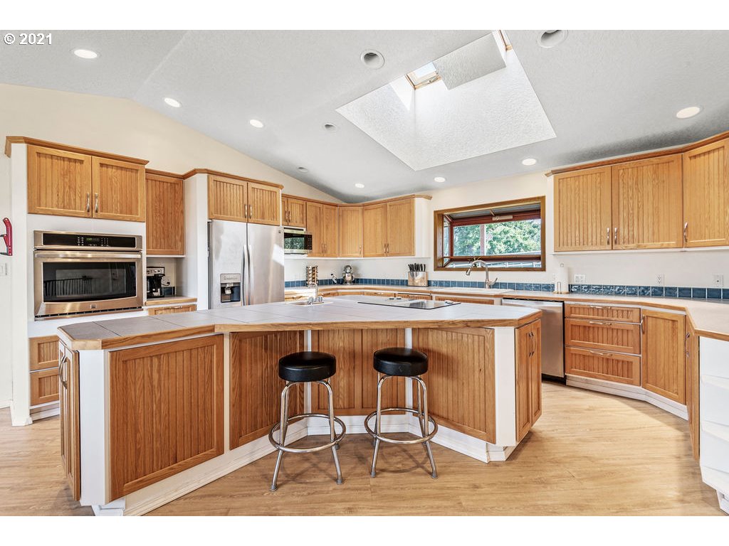 1756 Holcomb Road Kelso, WA 98626 - Photo 9 of 24 Gallery Image 9