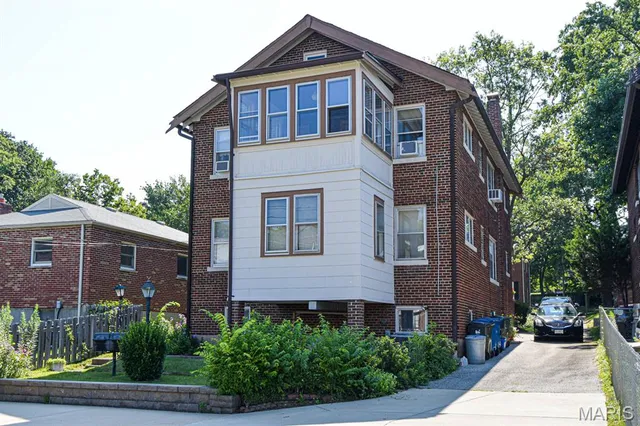 $1,750 | 1071 Terrace Drive, St. Louis, MO 63117