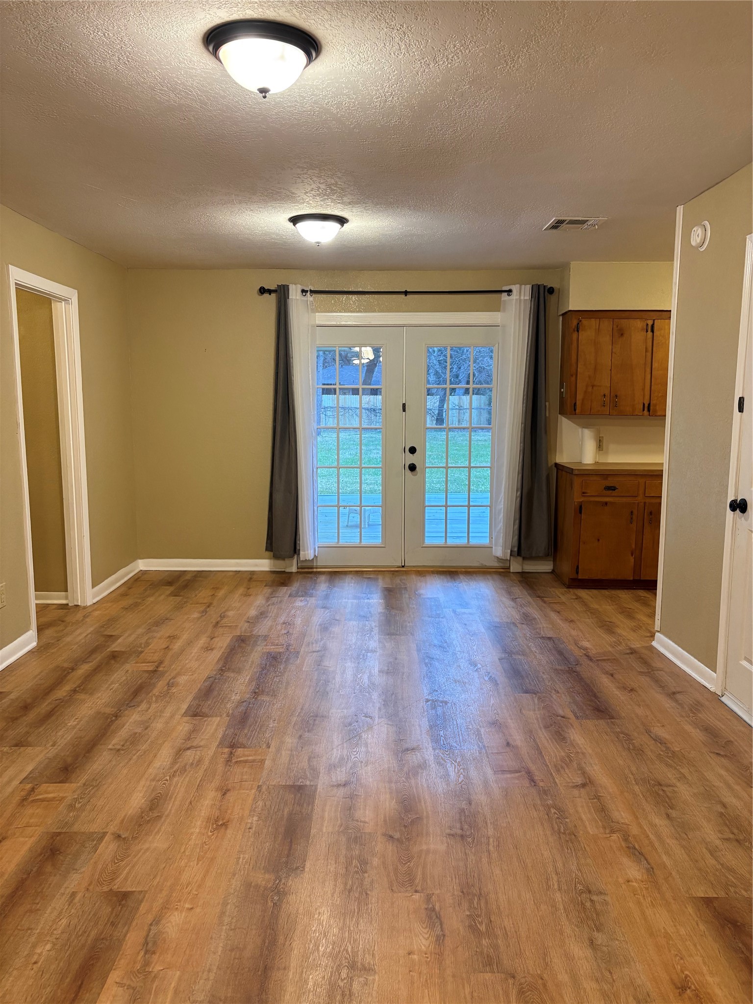 105 Chestnut Street Lake Jackson, TX 77566 - Photo 3 of 14