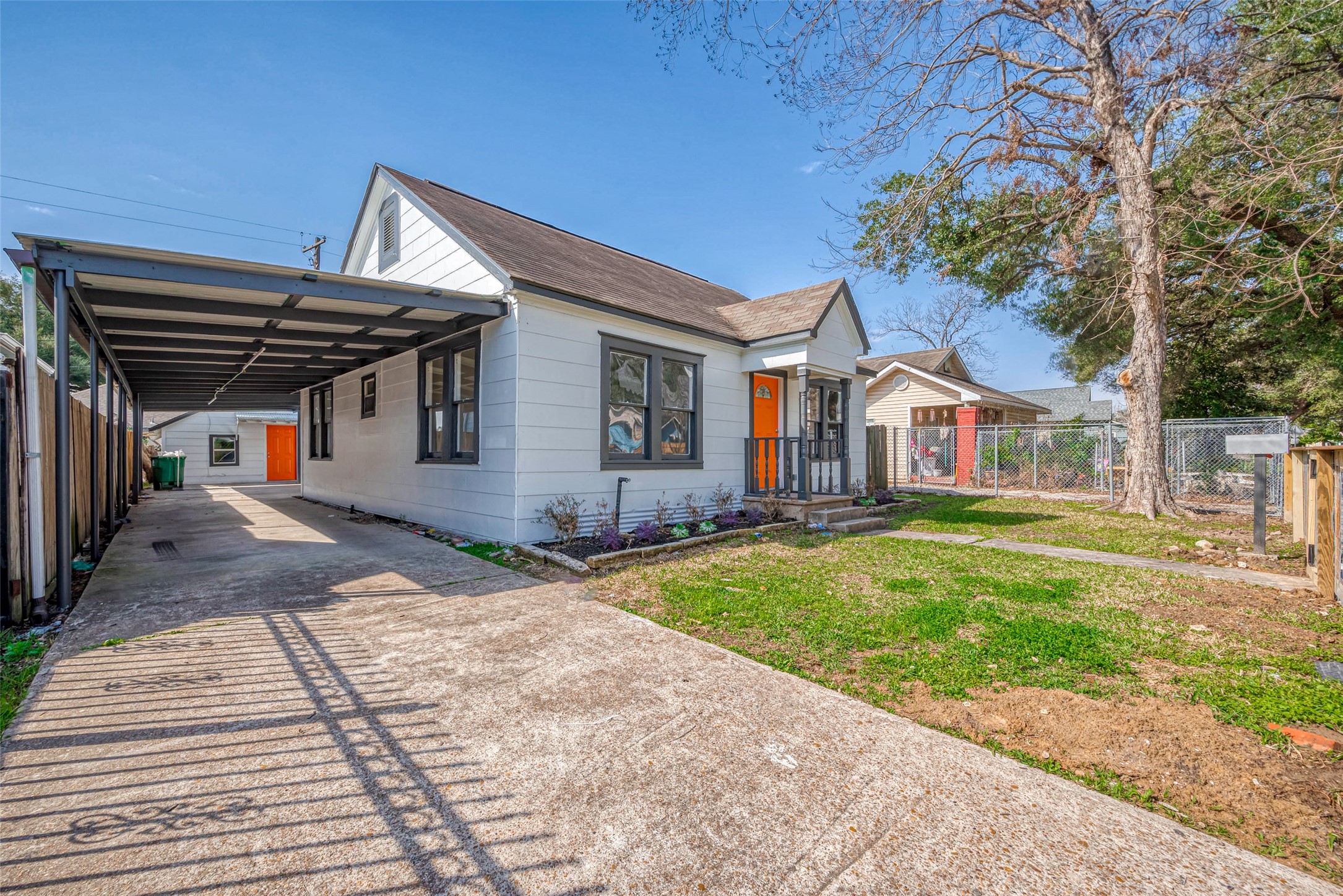 7424 Rusk Street Houston, TX 77011 - Photo 2 of 34