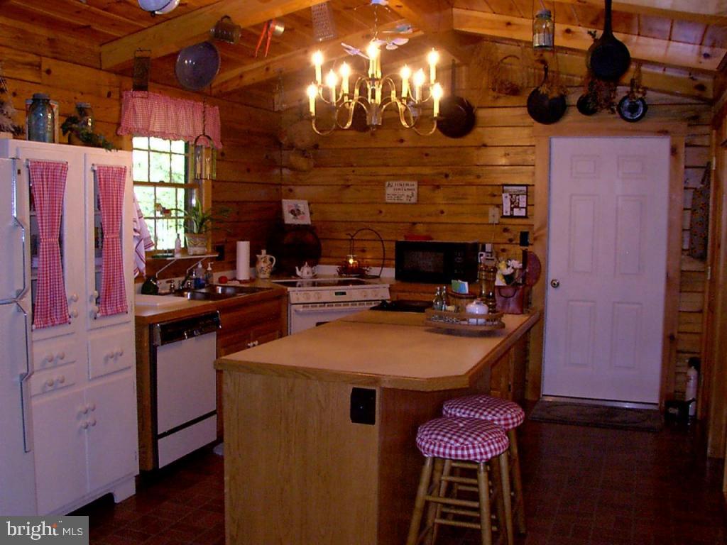 168 Fox Road Newmanstown, PA 17073 - Photo 3 of 13 Gallery Image 3