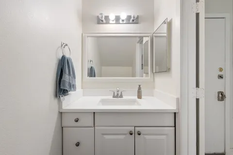 $169,999 | 1501 Stallings Drive, Unit 48, College Station, TX 77840