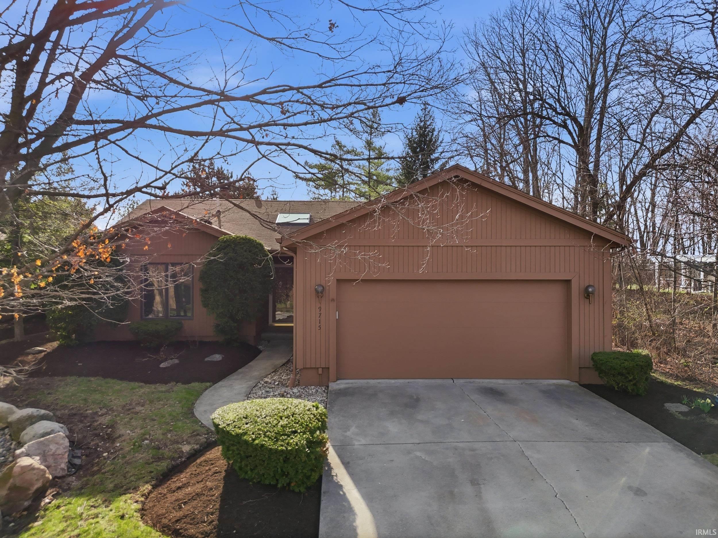 9715 Woodland Ridge East Fort Wayne, IN 46804 - Photo 1 of 34