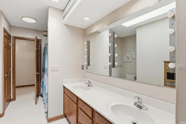 $259,000 | 9715 Woodland Ridge East, Fort Wayne, IN 46804
