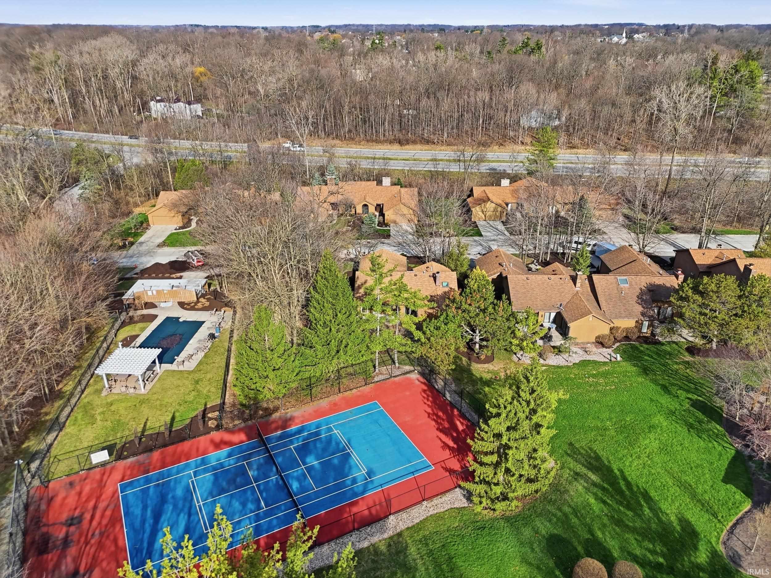 9715 Woodland Ridge East Fort Wayne, IN 46804 - Photo 5 of 34