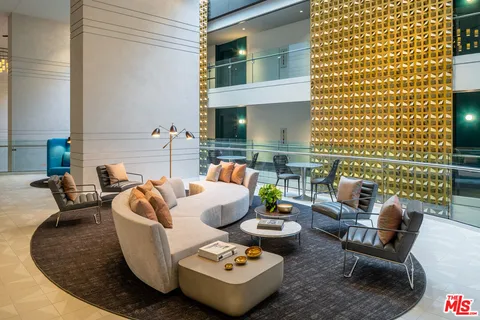 $789,000 | 400 South Broadway, Unit 1001, Los Angeles, CA 90013