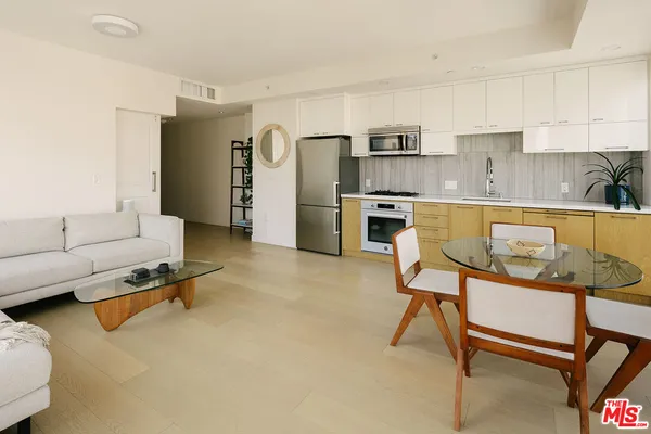 $789,000 | 400 South Broadway, Unit 1001, Los Angeles, CA 90013