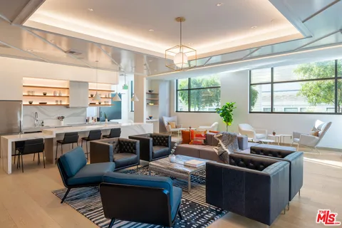 $789,000 | 400 South Broadway, Unit 1001, Los Angeles, CA 90013