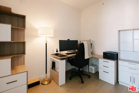 $789,000 | 400 South Broadway, Unit 1001, Los Angeles, CA 90013