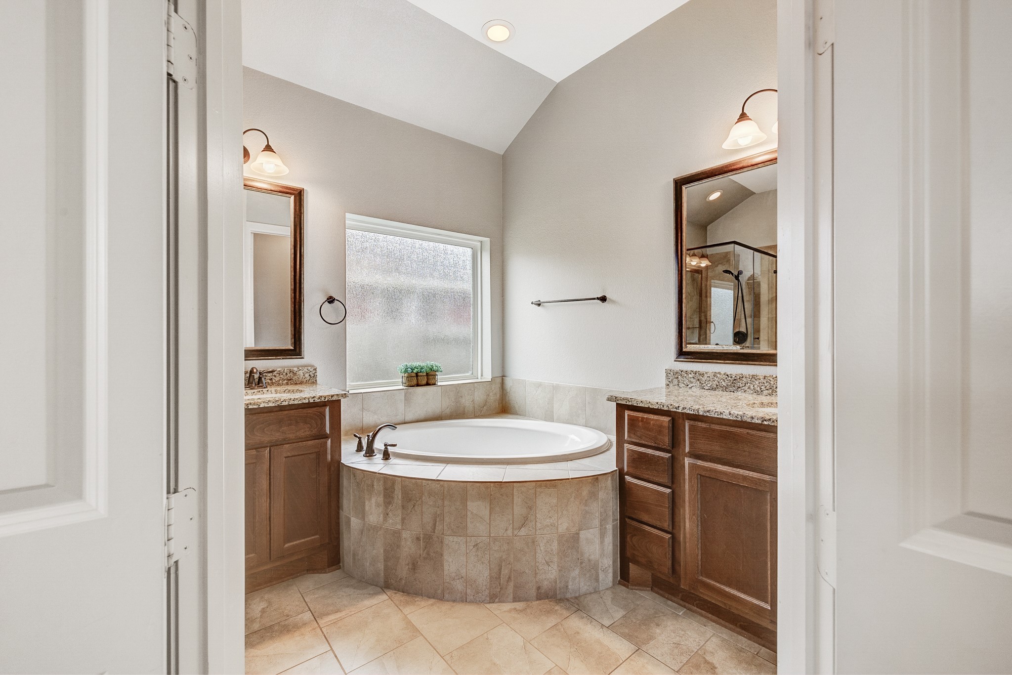 29522 Monona Terrace Court Spring, TX 77386 - Photo 38 of 44 a room with a sink and a mirror