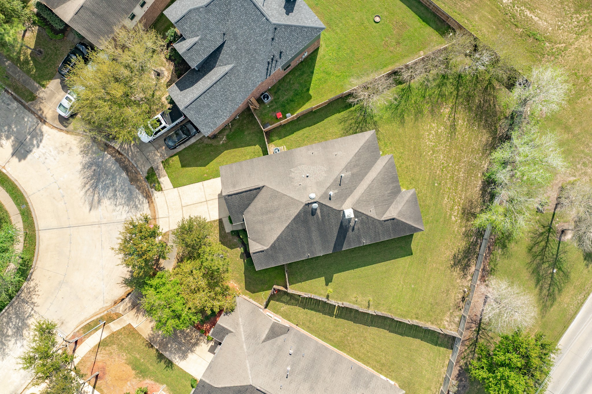 13417 Star Creek Lane Rosharon, TX 77583 - Photo 34 of 41 Oversized backyard with no neighboring houses visible from this aerial view.