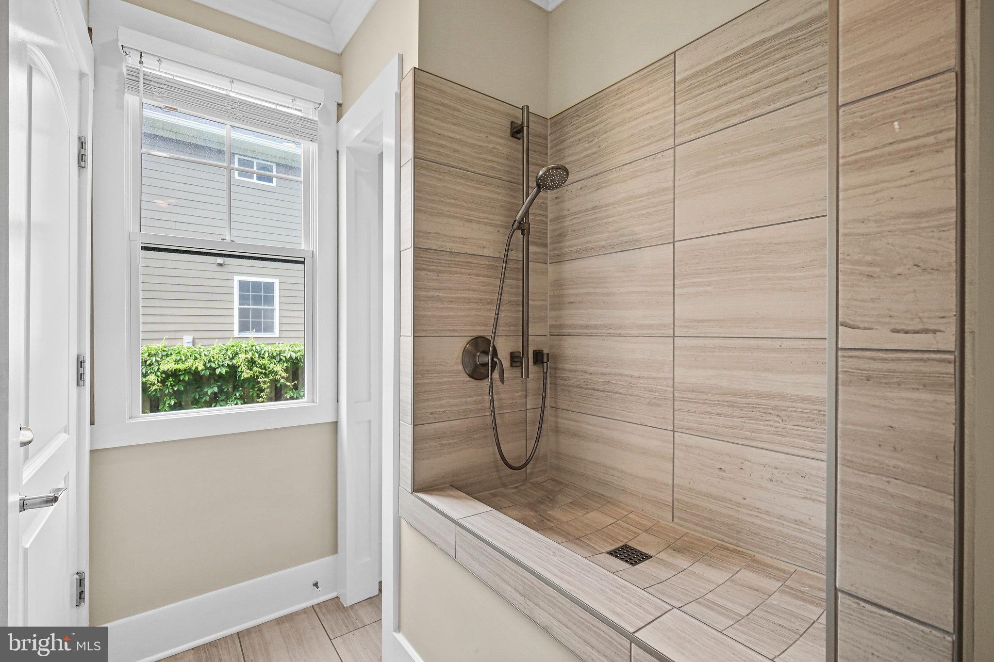 7424 Paxton Road Falls Church, VA 22043 - Photo 23 of 64 First level room bathroom