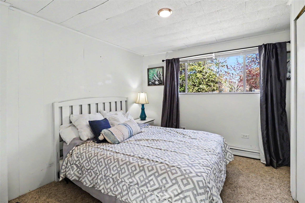 6665 Lakeshore Road Manistee, MI 49660 - Photo 10 of 36