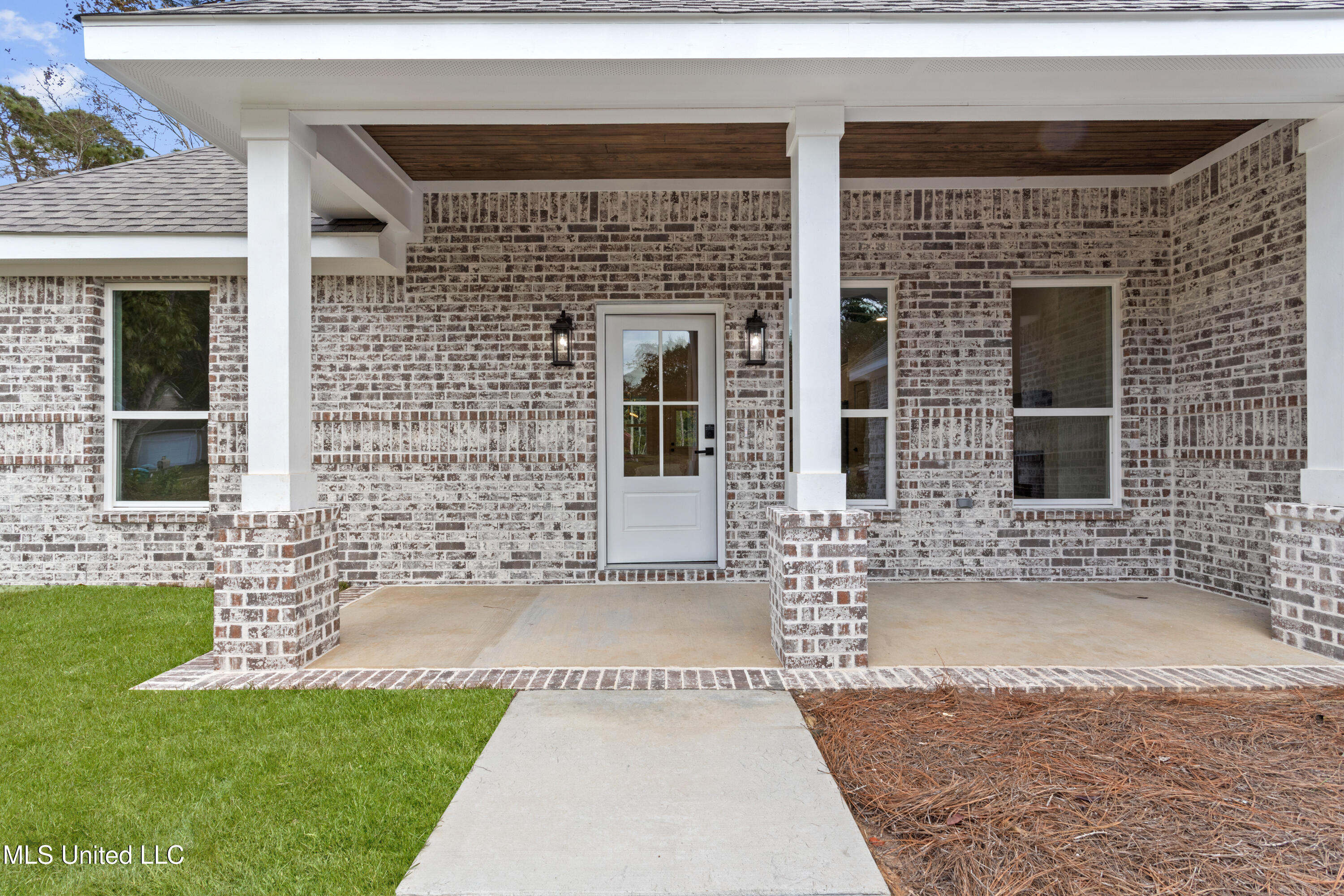 1796 Granhurst Street Gautier, MS 39553 - Photo 3 of 40 0003