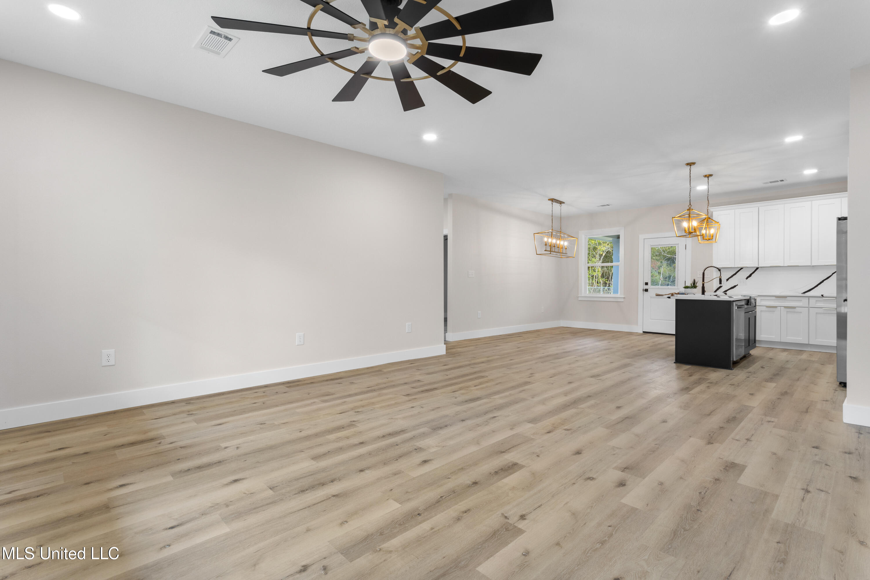 1796 Granhurst Street Gautier, MS 39553 - Photo 10 of 40 0010