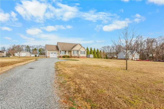 $50,000 | 2829 US Highway 421 West, Yadkinville, NC 27055
