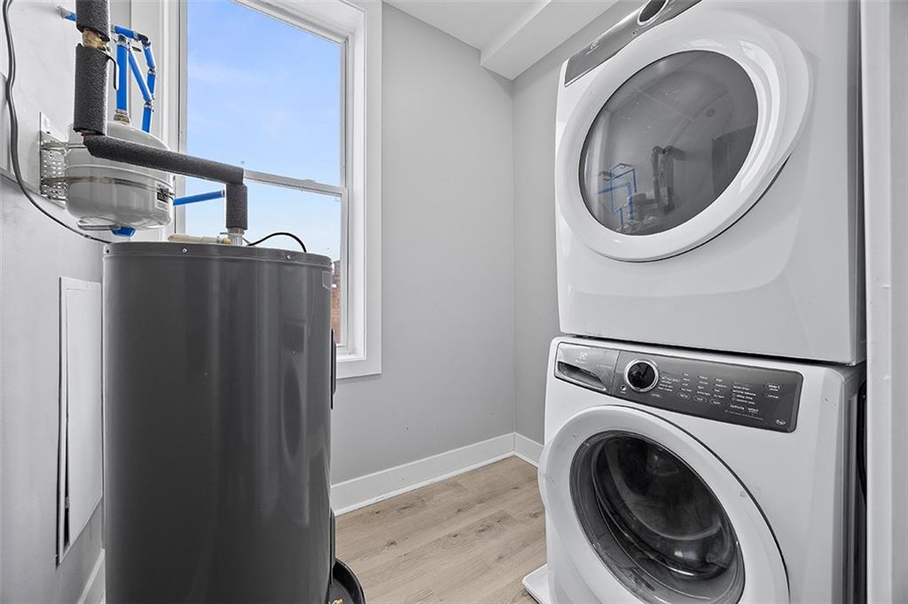 1109 East Carson Street Pittsburgh, PA 15203 - Photo 7 of 13 a utility room with dryer and washer