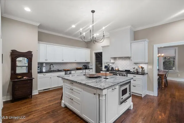 $625,000 | 3539 Hawthorn Drive, Jackson, MS 39216