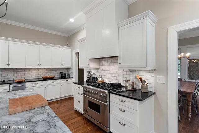 $625,000 | 3539 Hawthorn Drive, Jackson, MS 39216