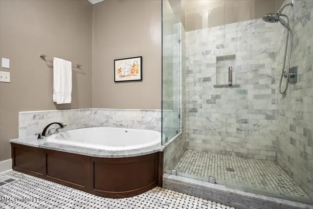 $625,000 | 3539 Hawthorn Drive, Jackson, MS 39216