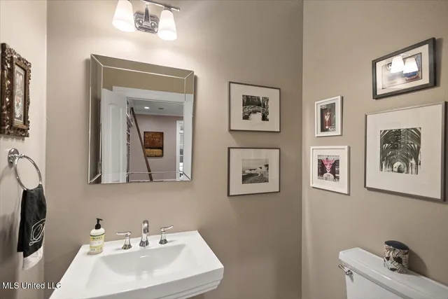 $625,000 | 3539 Hawthorn Drive, Jackson, MS 39216