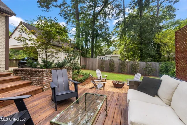 $625,000 | 3539 Hawthorn Drive, Jackson, MS 39216