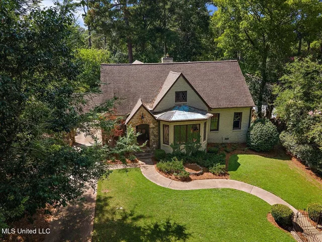 $625,000 | 3539 Hawthorn Drive, Jackson, MS 39216