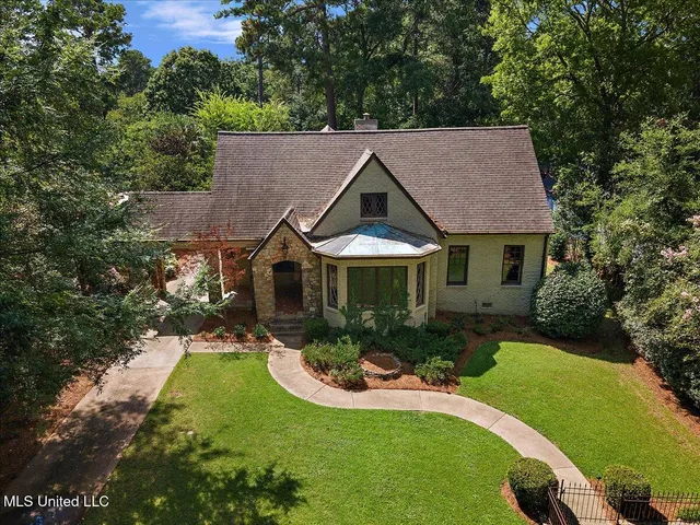$625,000 | 3539 Hawthorn Drive, Jackson, MS 39216