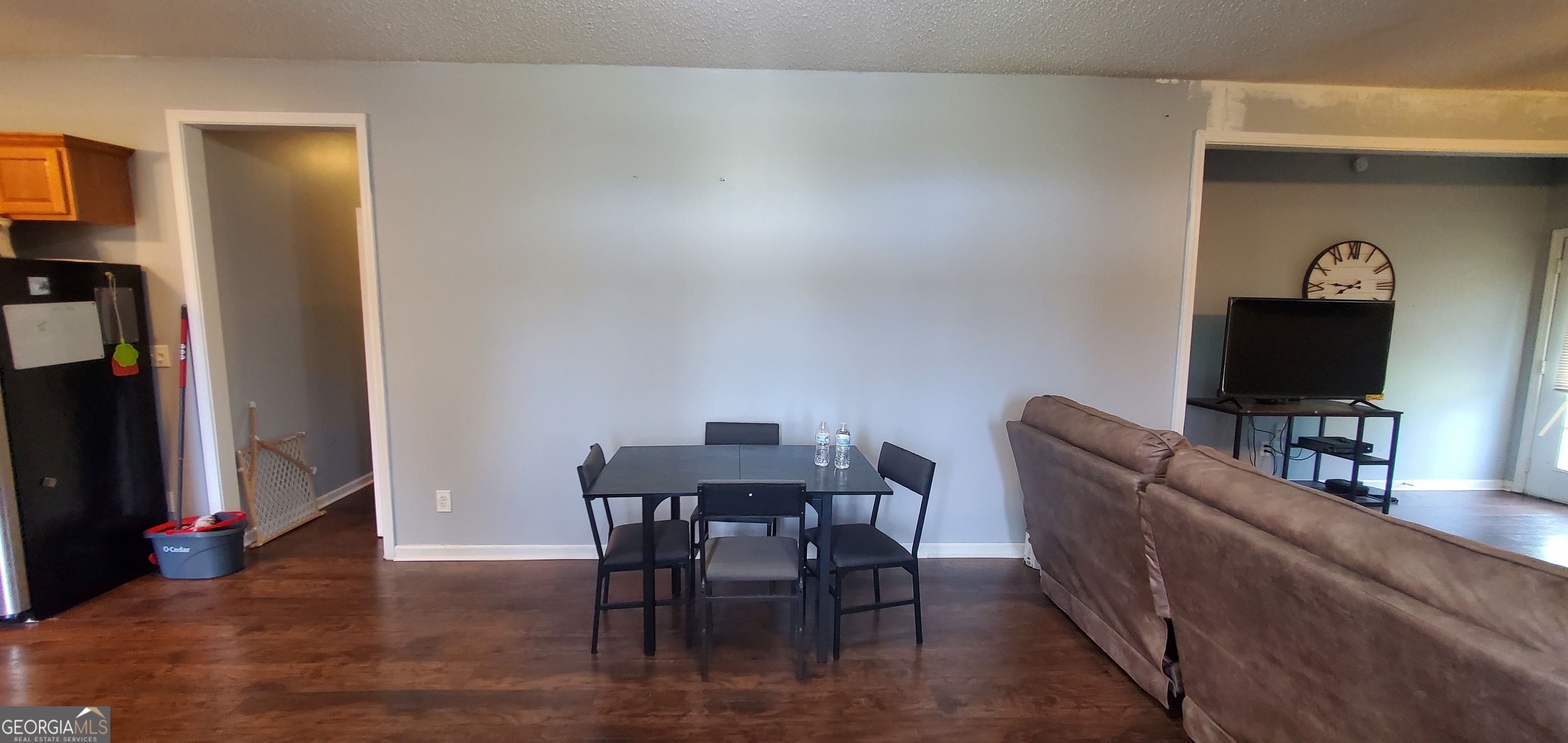 38 Highway 46 Lyons, GA 30436 - Photo 6 of 44 a view of a livingroom with furniture