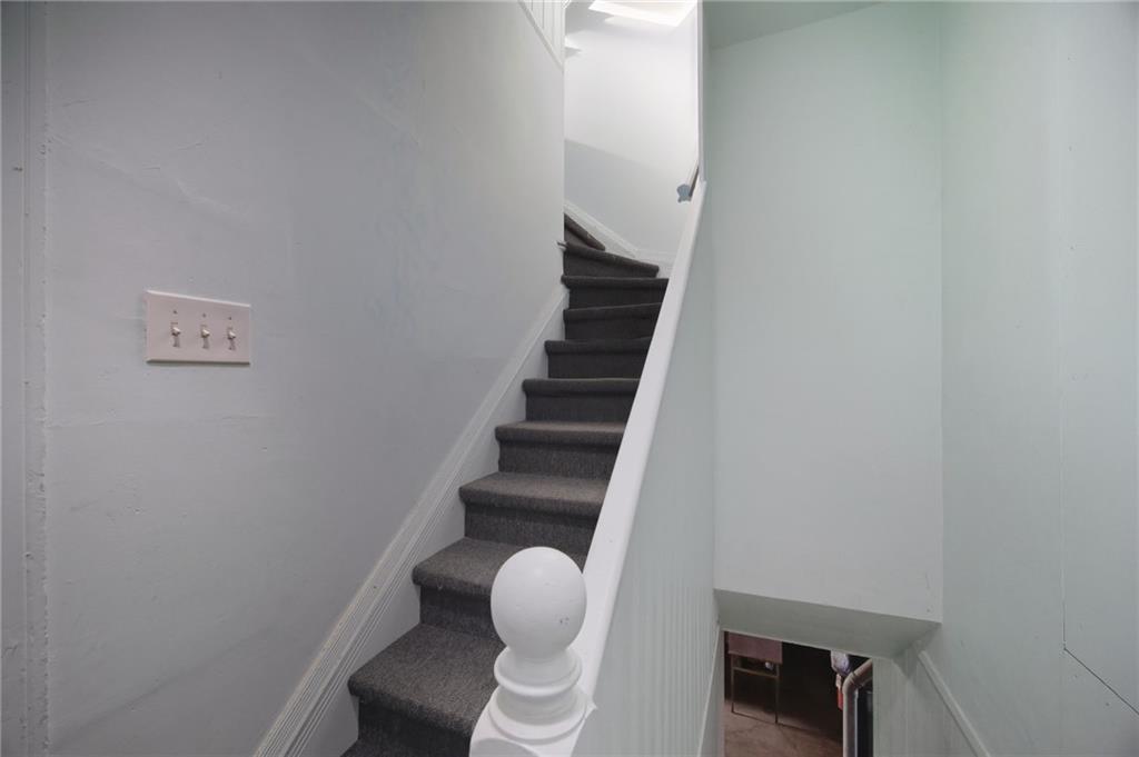 269 North Main Street Washington, PA 15301 - Photo 18 of 50 Staircase