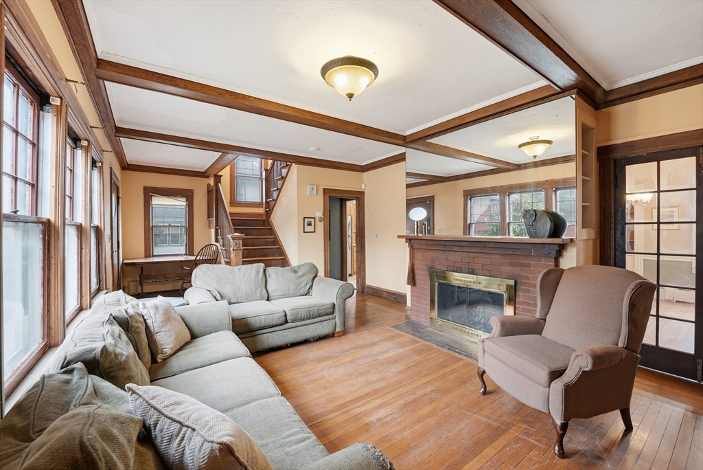 31 Trinity Terrace Springfield, MA 01108 - Photo 3 of 42