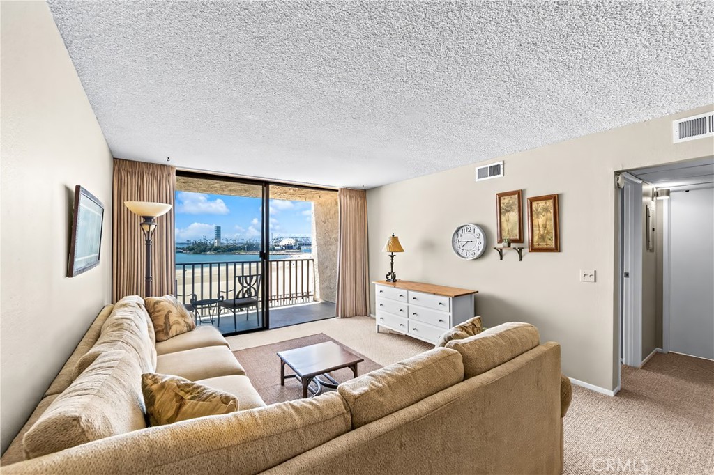 1140 East Ocean Boulevard, Unit 228 Long Beach, CA 90802 - Photo 3 of 27 Large living room