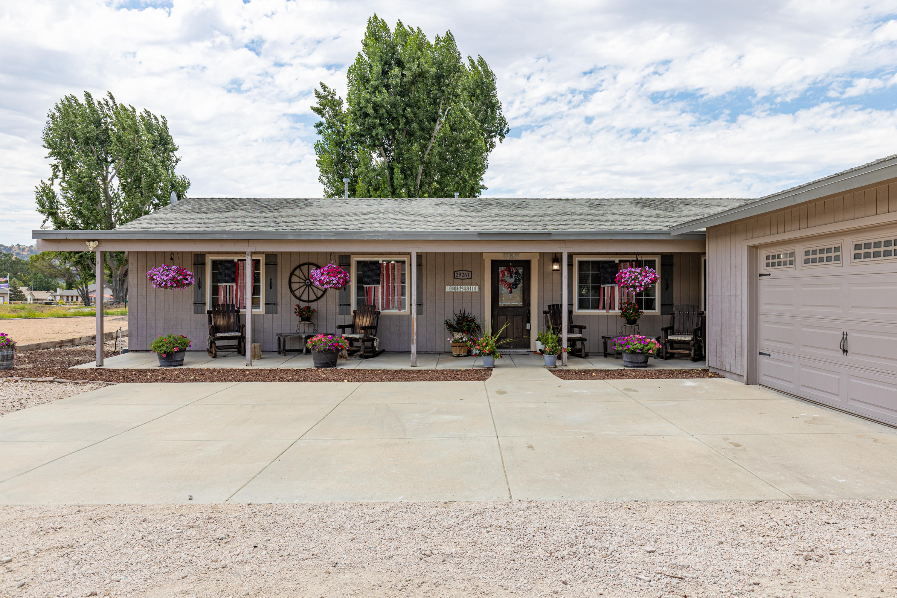 29261 Fawn Way Tehachapi, CA 93561 - Photo 1 of 35 A56A8561