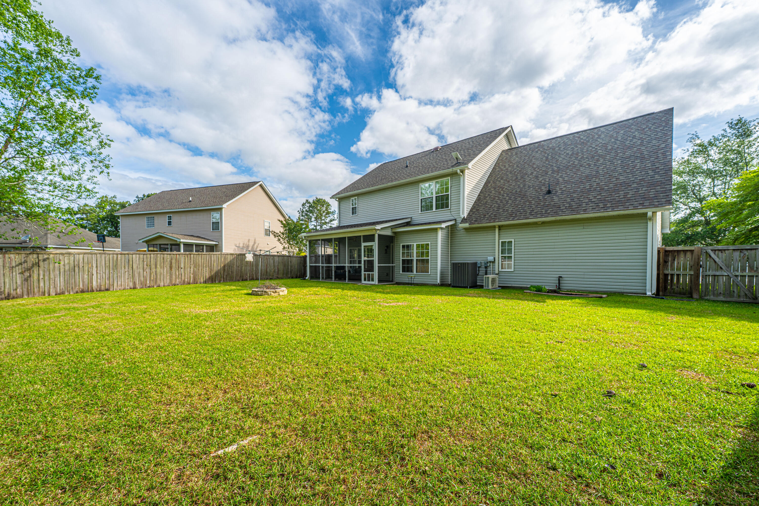 411 Black Horse Road Moncks Corner, SC 29461 - Photo 7 of 38 411BlackHorseRd040
