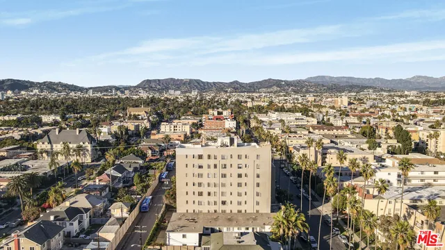 $3,400,000 | 537 South Gramercy Place, Los Angeles, CA 90020