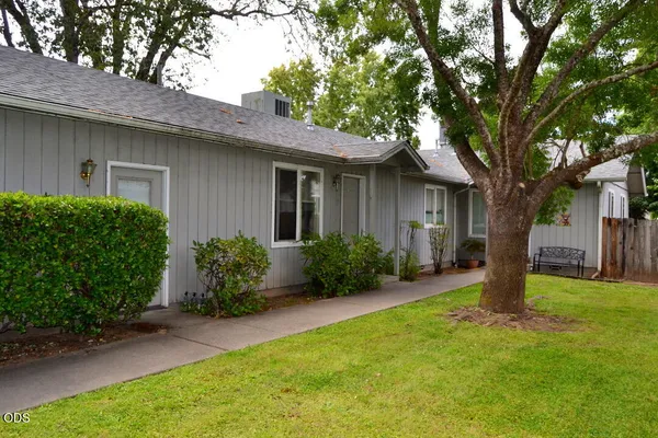$425,000 | 1636 Leonard Road, Unit A & B, Grants Pass, OR 97527