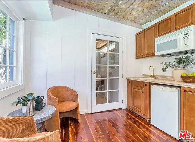 $8,900 | 1608 Courtney Avenue, Los Angeles, CA 90046