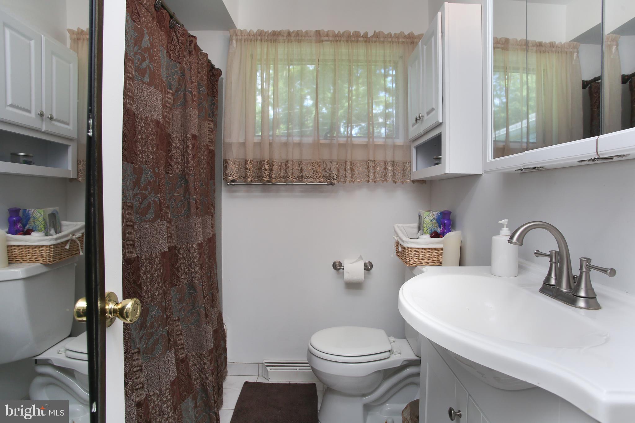 229 Marilyn Road Hatboro, PA 19040 - Photo 7 of 28 Gallery Image 7