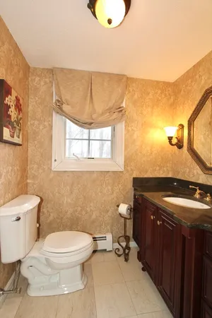 $875,000 | 16 Sycamore Drive, Holden, MA 01520